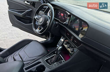 Седан Volkswagen Jetta 2020 в 