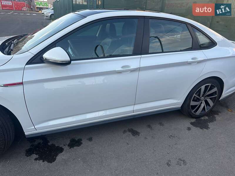 Седан Volkswagen Jetta 2019 в Києві