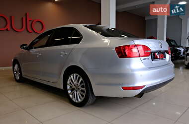 Седан Volkswagen Jetta 2013 в 