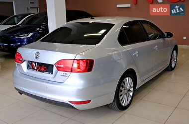 Седан Volkswagen Jetta 2013 в 