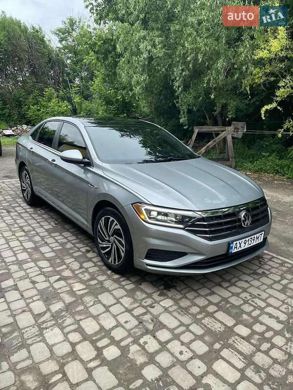 Седан Volkswagen Jetta 2020 в Львові