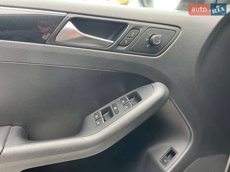 Седан Volkswagen Jetta 2016 в Одессе фото 12 Седан Volkswagen Jetta 2016 в Одессе