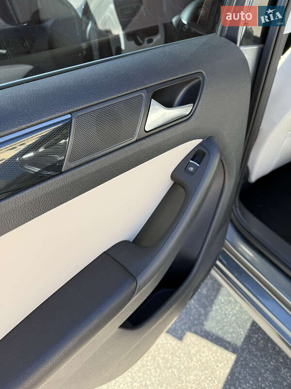 Седан Volkswagen Jetta 2016 в Харкові фото 15 Седан Volkswagen Jetta 2016 в Харкові