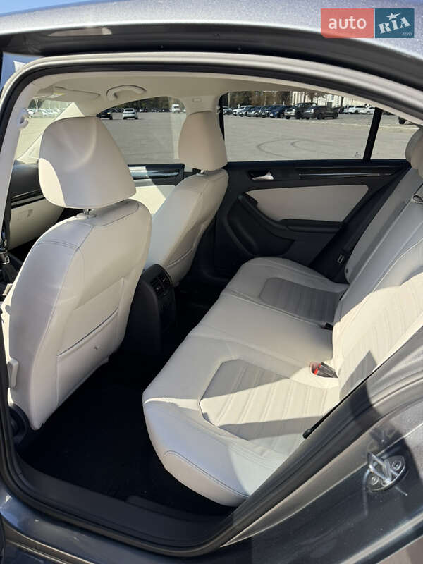 Седан Volkswagen Jetta 2016 в Харкові фото 16 Седан Volkswagen Jetta 2016 в Харкові