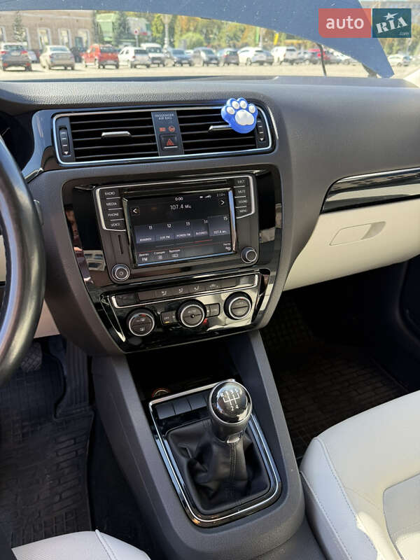 Седан Volkswagen Jetta 2016 в Харкові фото 27 Седан Volkswagen Jetta 2016 в Харкові