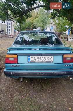 Седан Volkswagen Jetta 1987 в Золотоноше