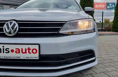 Седан Volkswagen Jetta 2017 в 