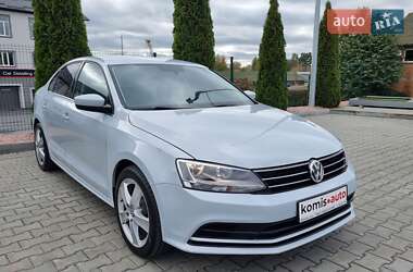 Седан Volkswagen Jetta 2017 в 