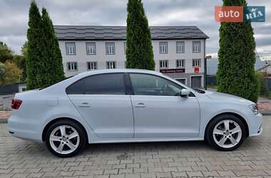 Седан Volkswagen Jetta 2017 в 
