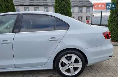 Седан Volkswagen Jetta 2017 в 