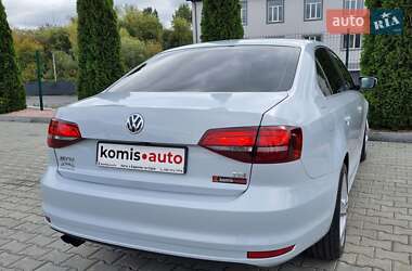 Седан Volkswagen Jetta 2017 в 