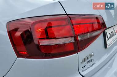 Седан Volkswagen Jetta 2017 в 