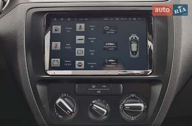 Седан Volkswagen Jetta 2017 в 