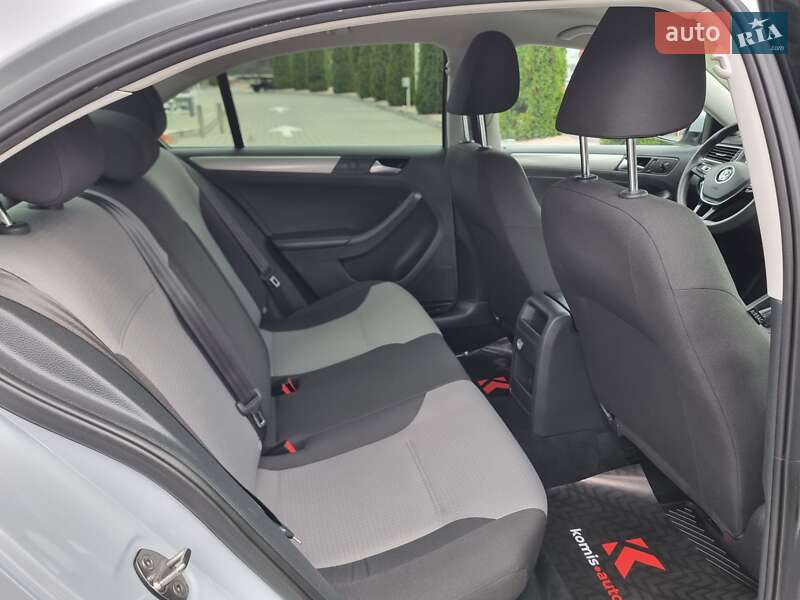 Седан Volkswagen Jetta 2017 в Виннице