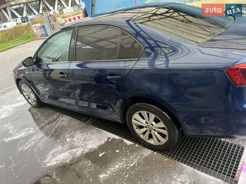 Седан Volkswagen Jetta 2013 в Львове фото 5 Седан Volkswagen Jetta 2013 в Львове