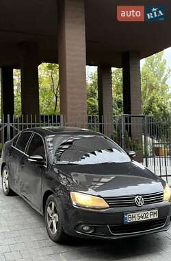 Седан Volkswagen Jetta 2011 в  фото 2 Седан Volkswagen Jetta 2011 в