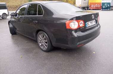 Седан Volkswagen Jetta 2008 в  фото 17 Седан Volkswagen Jetta 2008 в