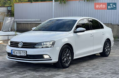 Седан Volkswagen Jetta 2016 в Дніпрі