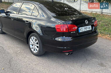 Седан Volkswagen Jetta 2013 в 