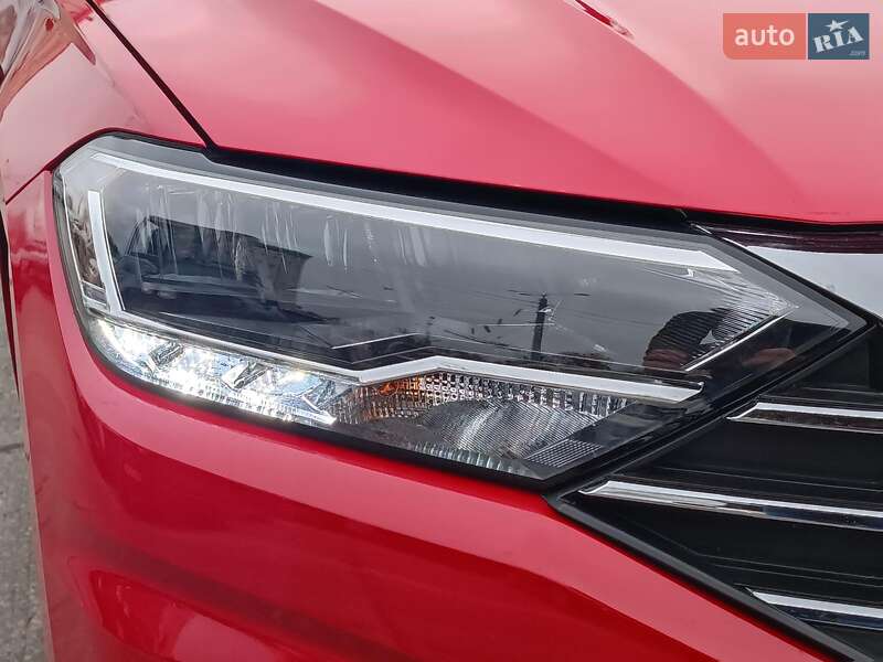 Седан Volkswagen Jetta 2019 в Харкові