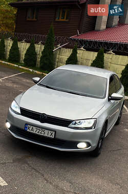 Седан Volkswagen Jetta 2012 в 
