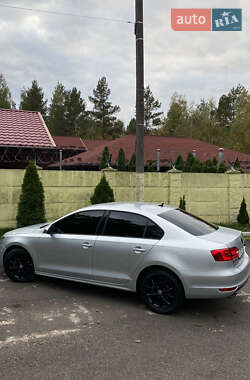 Седан Volkswagen Jetta 2012 в 