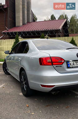 Седан Volkswagen Jetta 2012 в 