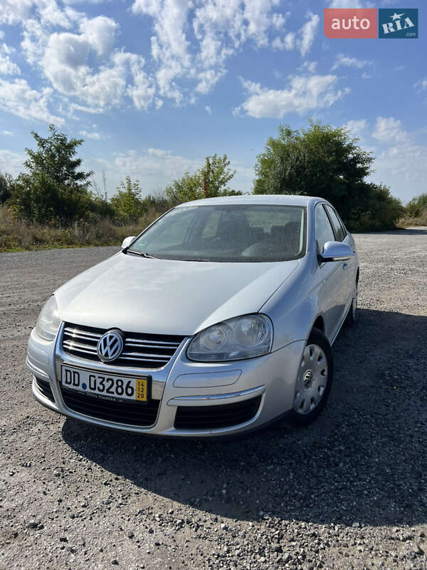 Седан Volkswagen Jetta 2008 в Борщеве