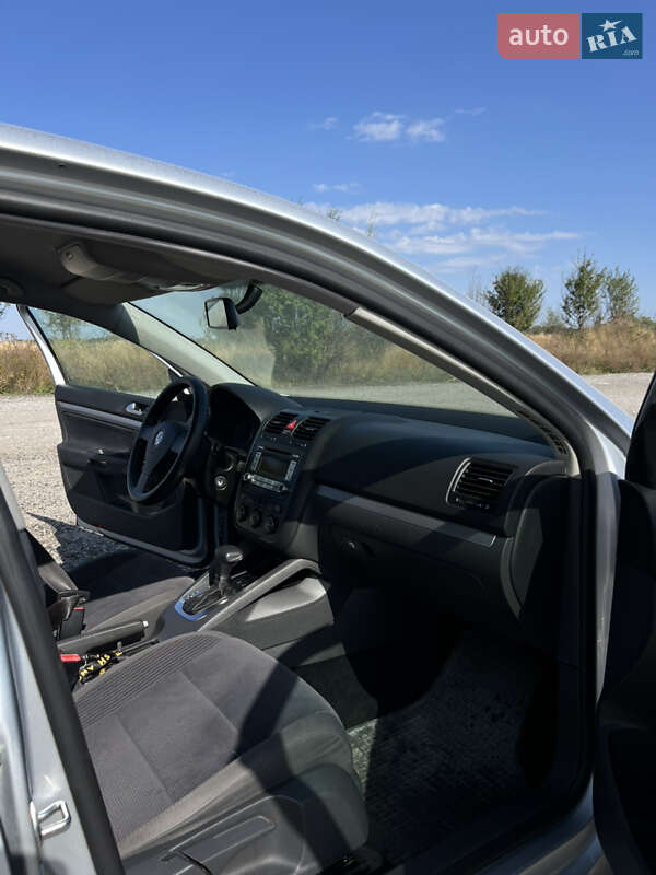 Седан Volkswagen Jetta 2008 в Борщеве