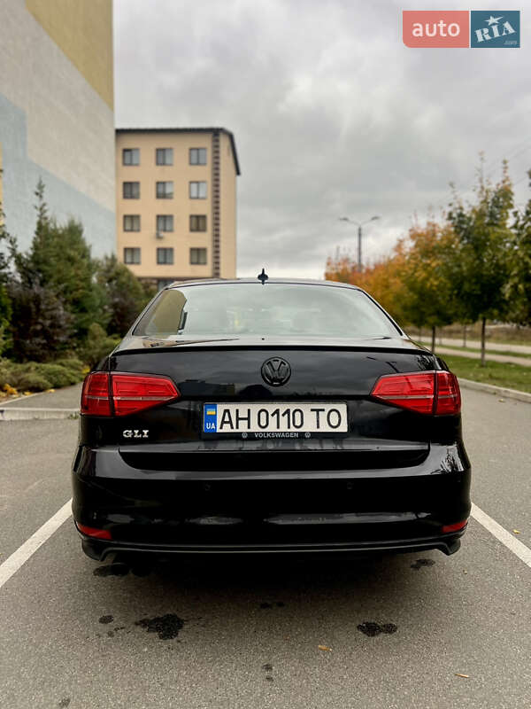 Седан Volkswagen Jetta 2016 в Києві