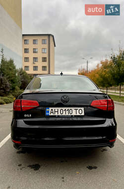 Седан Volkswagen Jetta 2016 в 