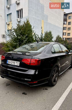 Седан Volkswagen Jetta 2016 в 