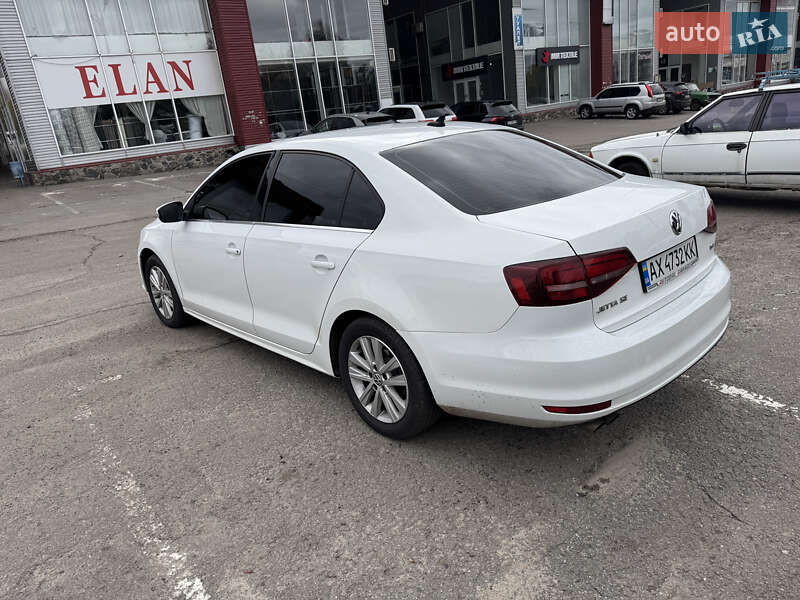 Седан Volkswagen Jetta 2016 в Харькове