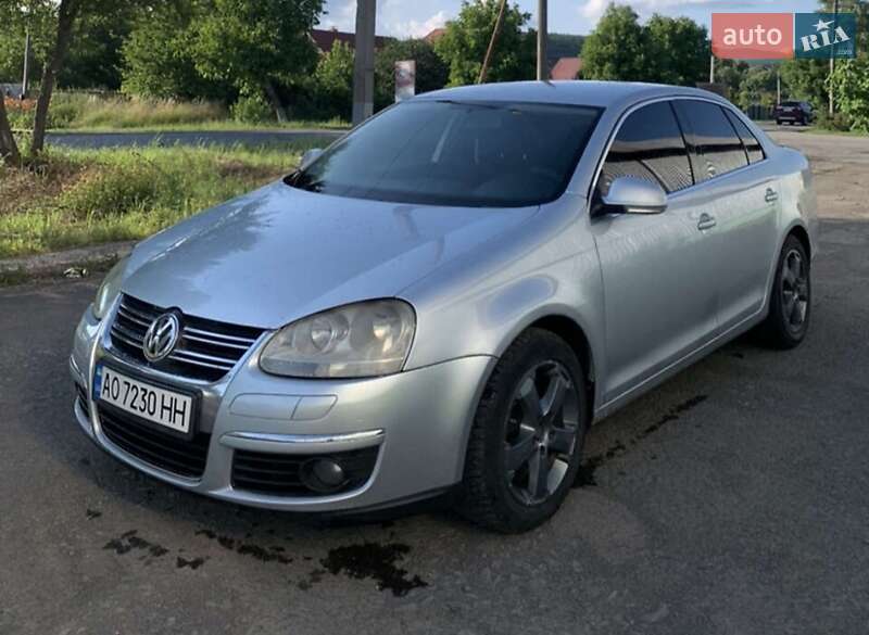 Седан Volkswagen Jetta 2005 в Мукачево