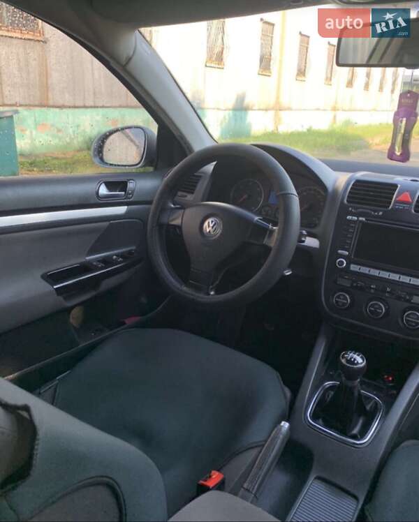 Седан Volkswagen Jetta 2005 в Мукачево