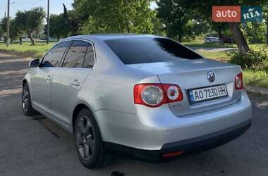 Седан Volkswagen Jetta 2005 в 
