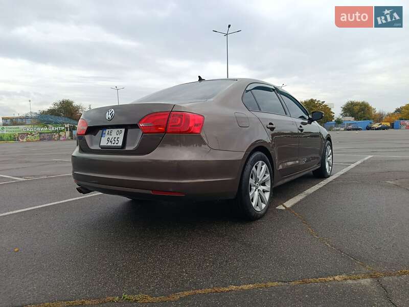 Седан Volkswagen Jetta 2011 в Днепре