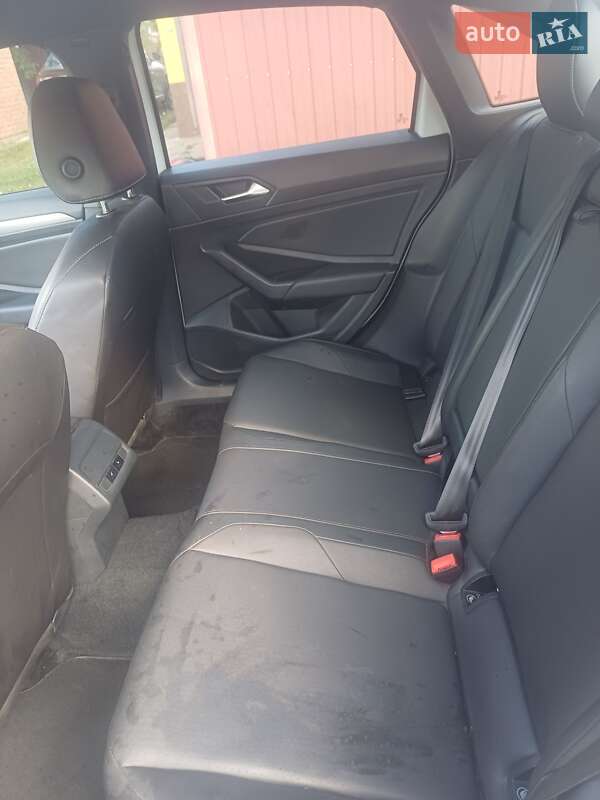 Седан Volkswagen Jetta 2020 в Ромнах