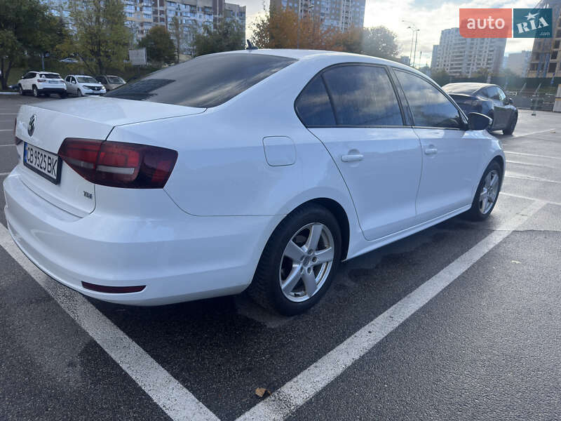 Седан Volkswagen Jetta 2016 в Киеве