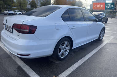 Седан Volkswagen Jetta 2016 в 
