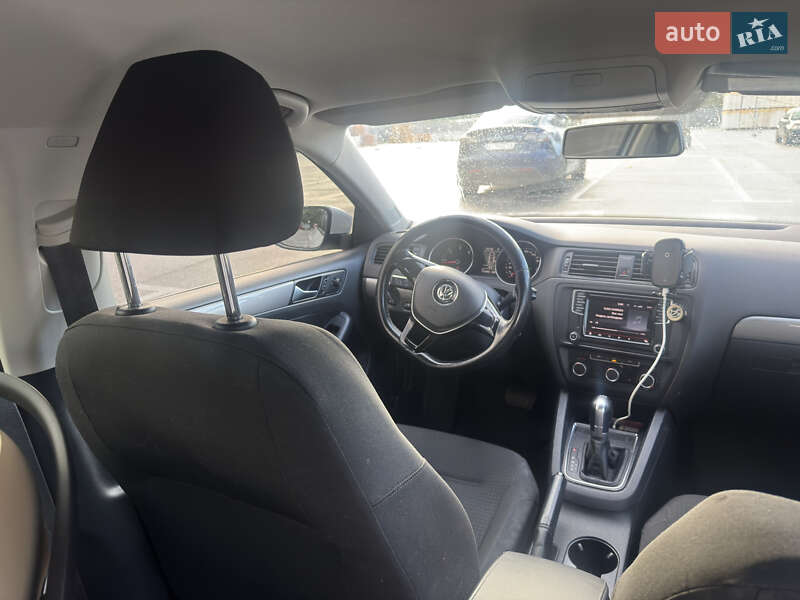 Седан Volkswagen Jetta 2016 в Киеве