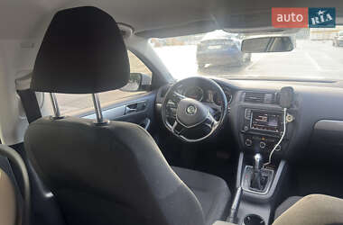 Седан Volkswagen Jetta 2016 в 