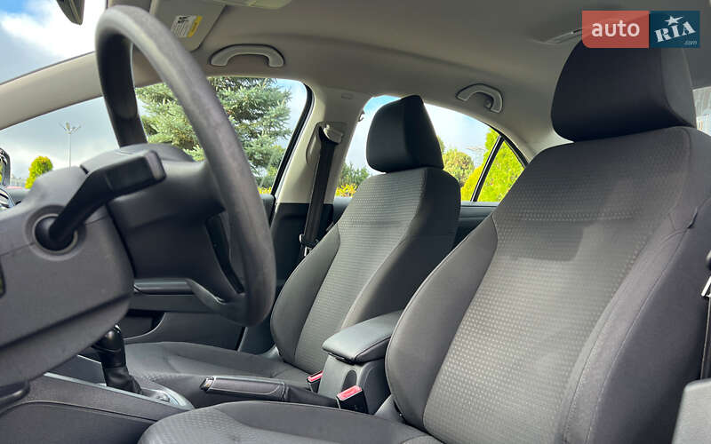 Седан Volkswagen Jetta 2015 в Львове