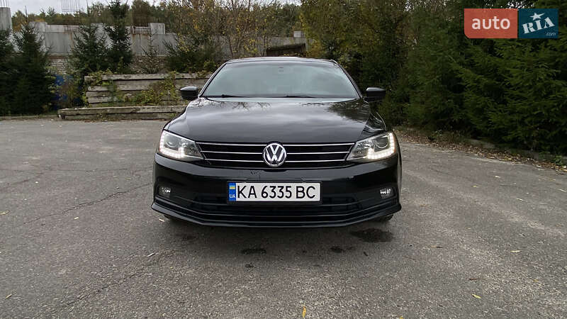 Седан Volkswagen Jetta 2014 в 