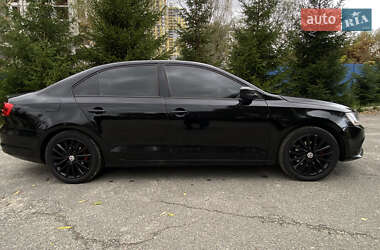 Седан Volkswagen Jetta 2014 в 