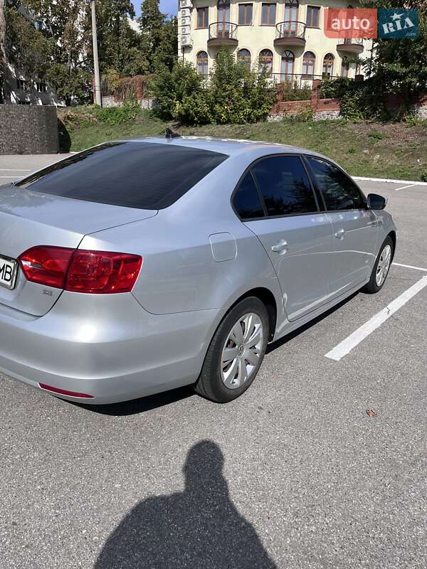 Седан Volkswagen Jetta 2013 в Харкові