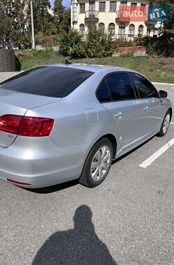 Седан Volkswagen Jetta 2013 в 