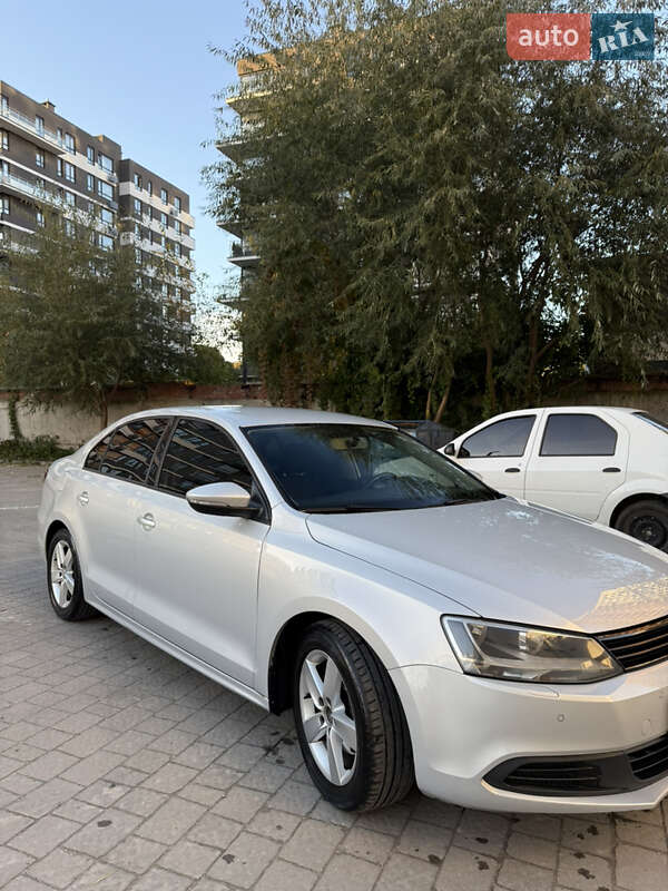 Седан Volkswagen Jetta 2012 в Львове