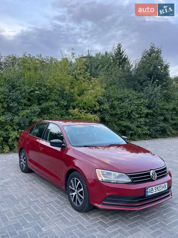 Седан Volkswagen Jetta 2015 в Немирові