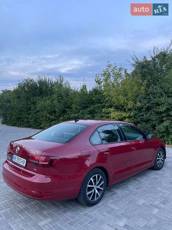 Седан Volkswagen Jetta 2015 в Немирові